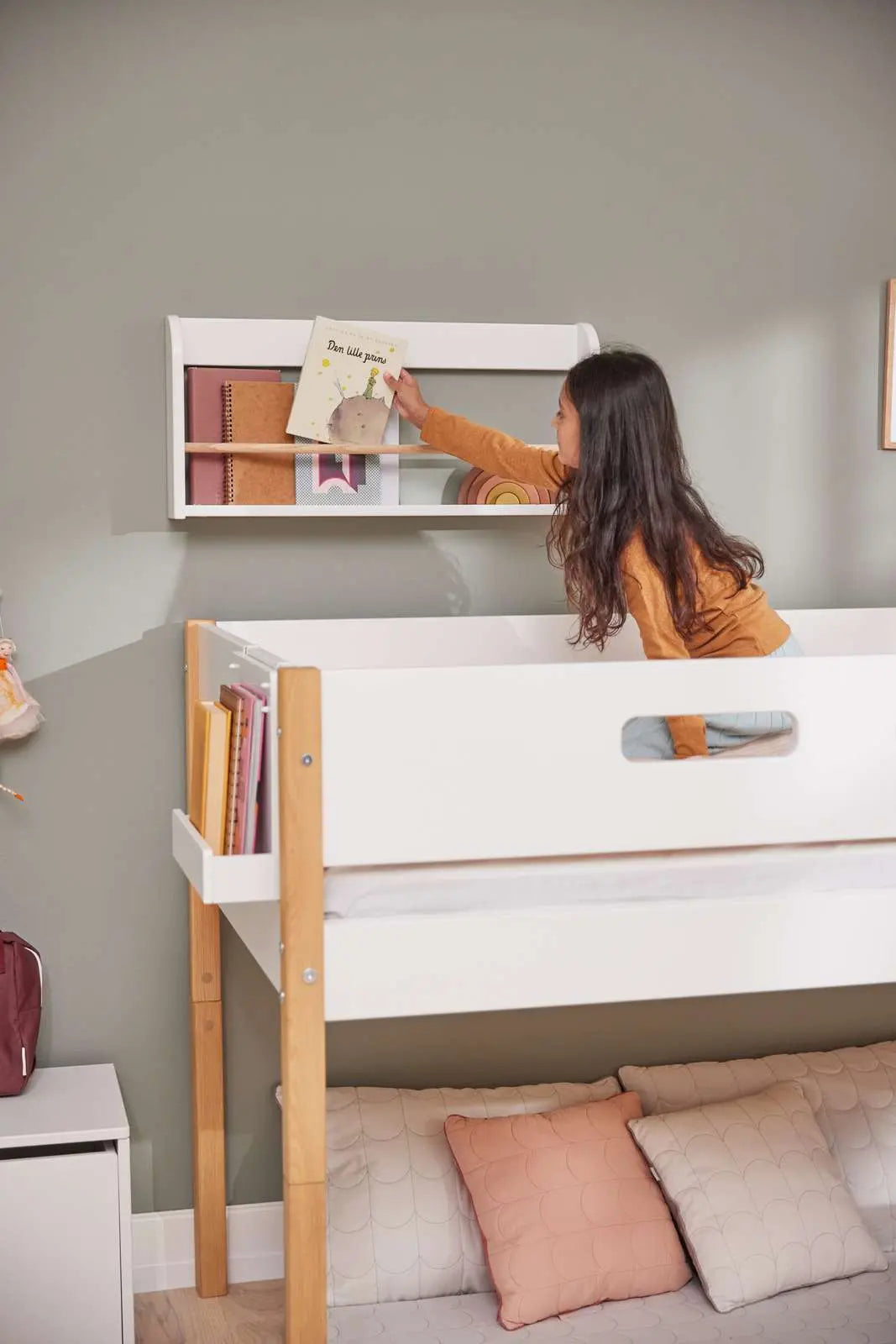 High Bed 120 cm with Ladder and Safety Rail, 90x200 cm, White/Oak MID_HIGH-BED 200 flexa-com.myshopify.com