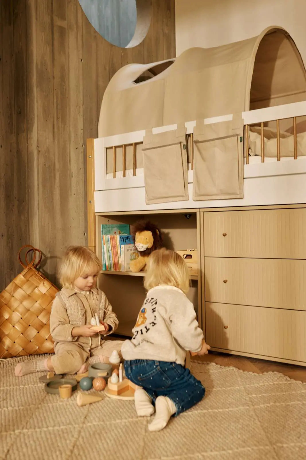 High Bed 120 cm with Ladder and Safety Rail, 90x200 cm, White/Oak MID_HIGH-BED 90X200 flexa-com.myshopify.com